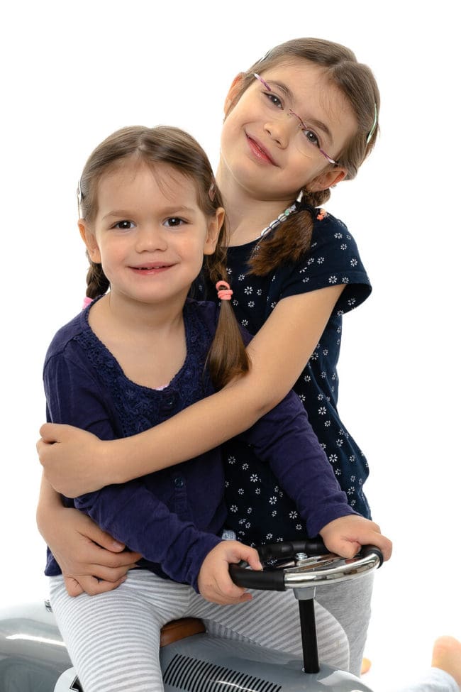 Kindergartenfotografie, Schulfotografie, Kindergartenfotos, Schulfotos, Volksschule, Hort, EKIZ, Kinderfotograf, Kinderfotografie, Wien, Fotograf, Markus Grill, Kleine Foto Helden, moderne Kindergartenfotografie, Geschwisterfotos, Familienfotografie, Familienfotograf