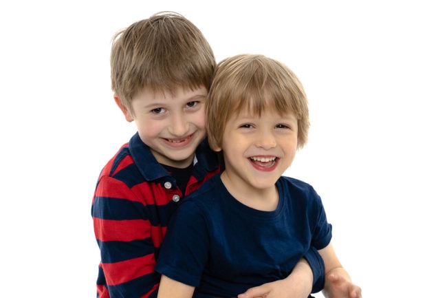 Kindergartenfotografie, Schulfotografie, Kindergartenfotos, Schulfotos, Volksschule, Hort, EKIZ, Kinderfotograf, Kinderfotografie, Wien, Fotograf, Markus Grill, Kleine Foto Helden, moderne Kindergartenfotografie, Geschwisterfotos, Familienfotografie, Familienfotograf